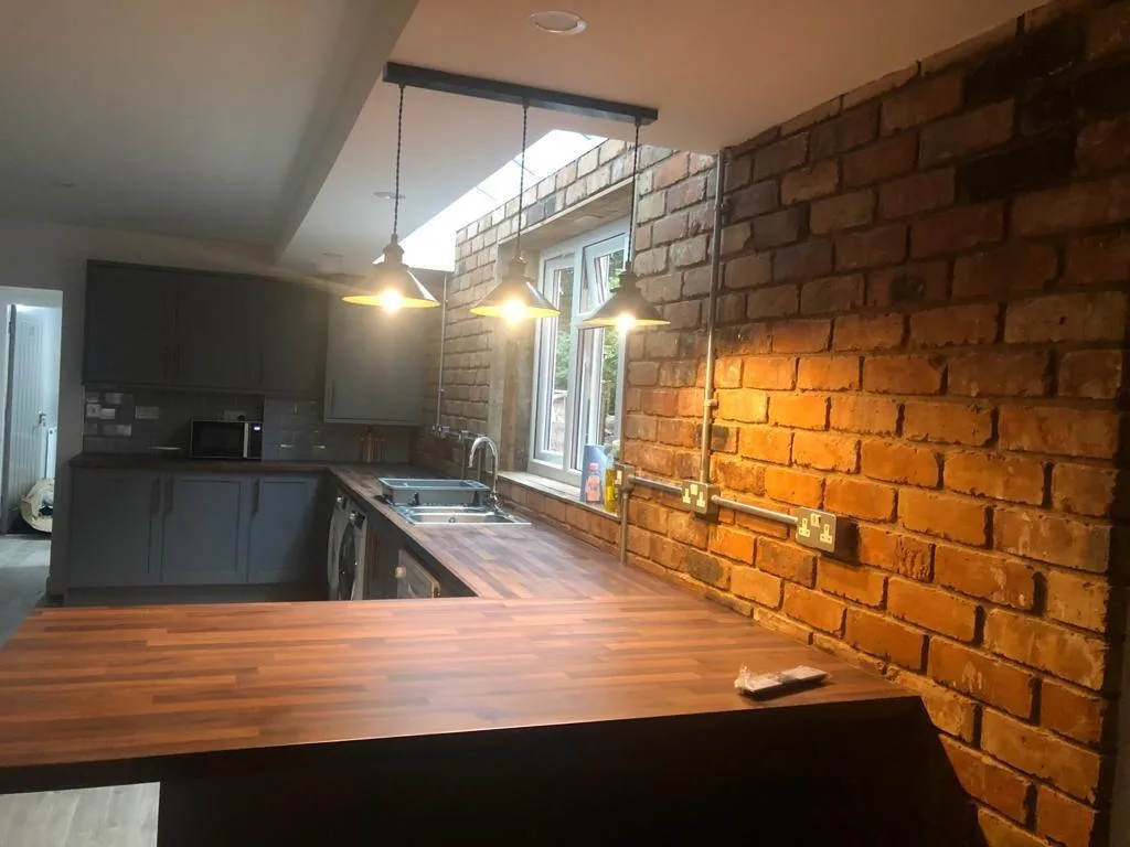 8 bedroom terraced house for rent