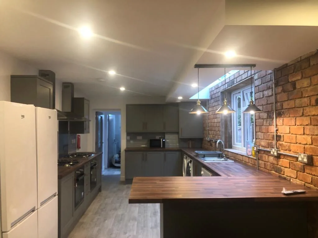8 bedroom terraced house for rent