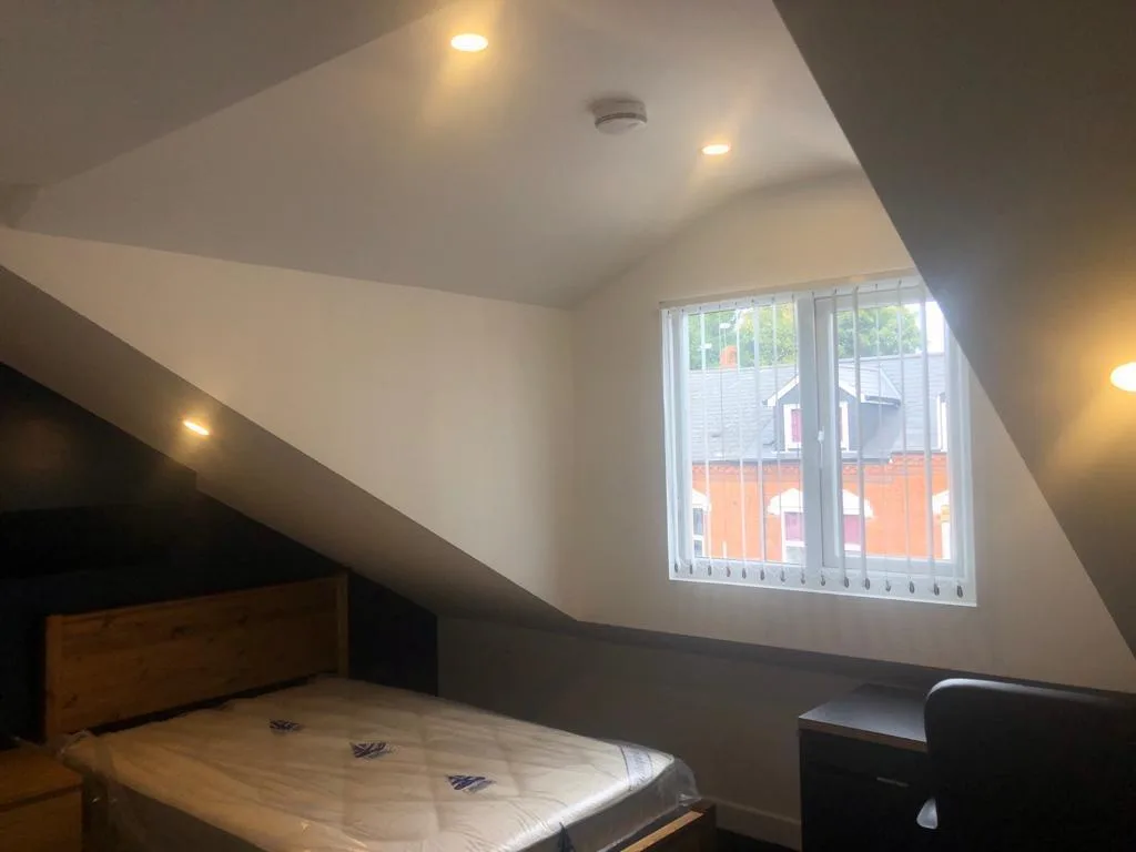 8 bedroom terraced house for rent