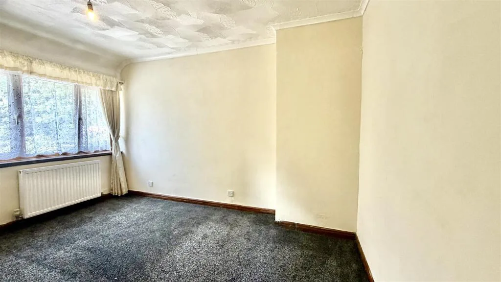 3 bedroom end of terrace house for rent