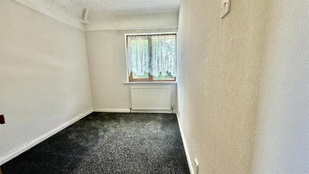 3 bedroom end of terrace house for rent