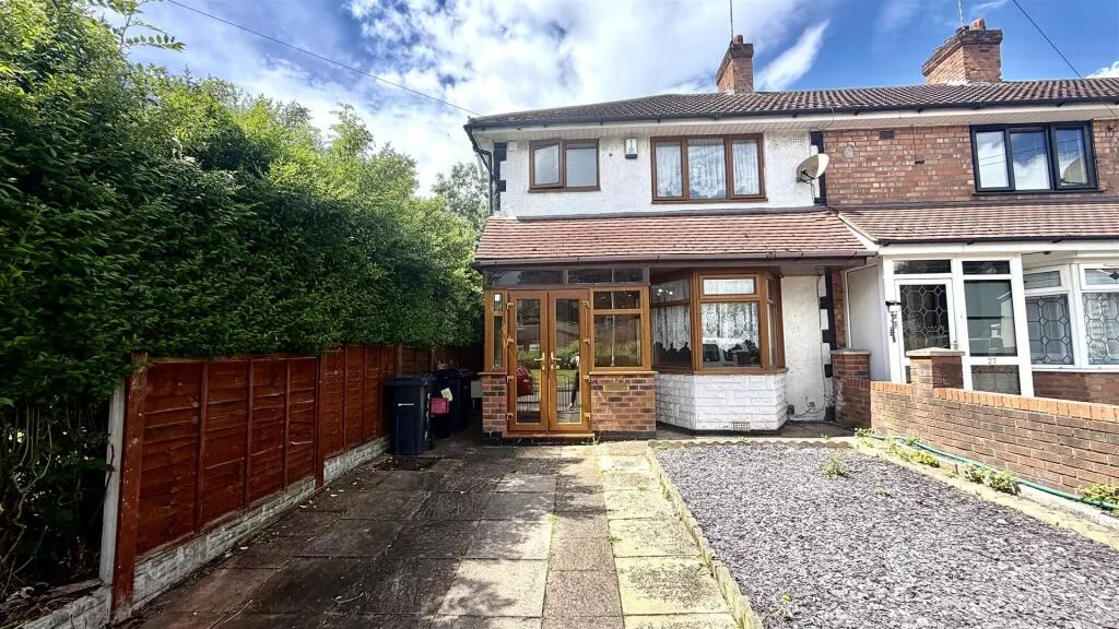 3 bedroom end of terrace house for rent