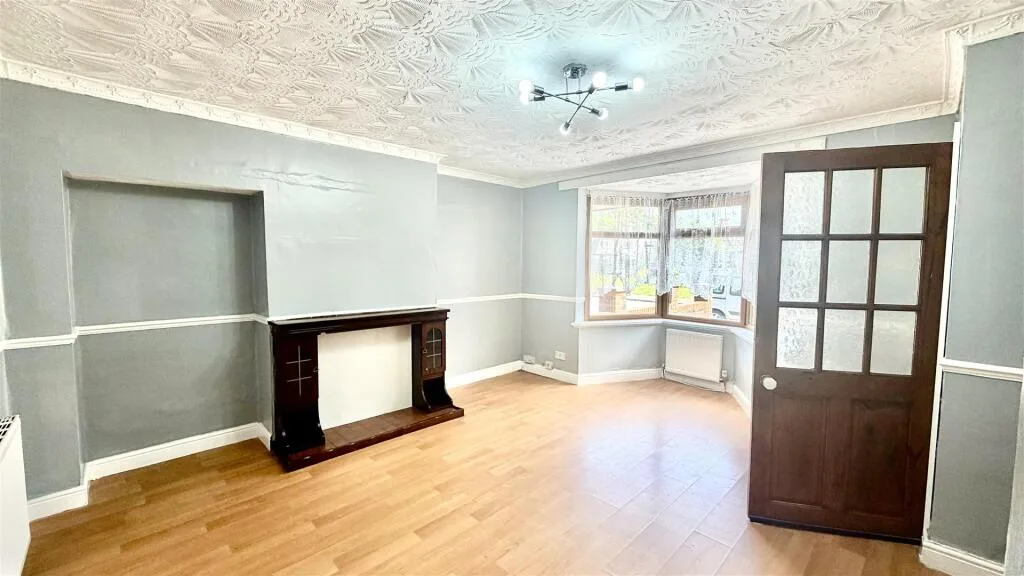 3 bedroom end of terrace house for rent