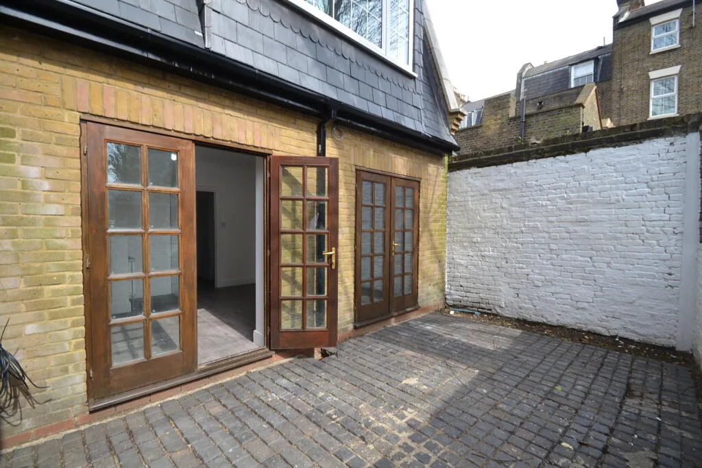 2 bedroom house for rent