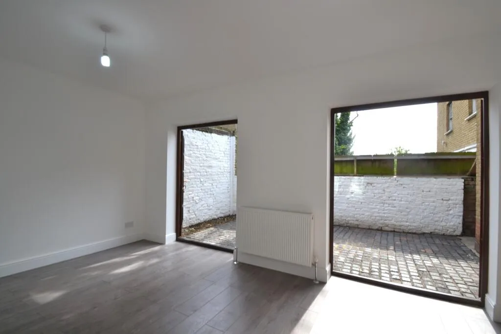 2 bedroom house for rent