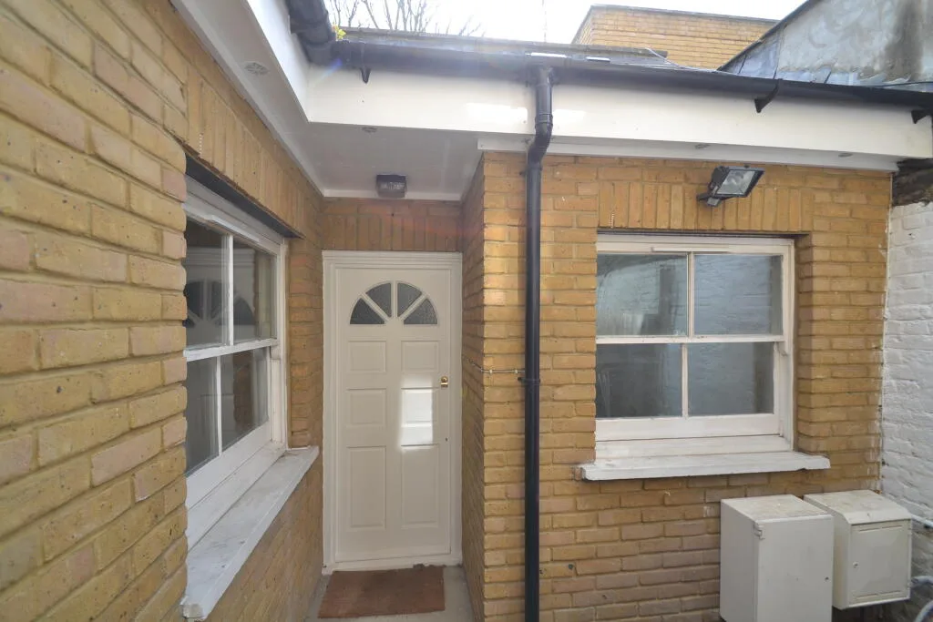2 bedroom house for rent