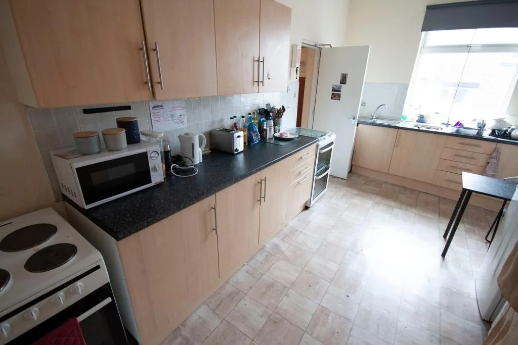 7 bedroom flat for rent