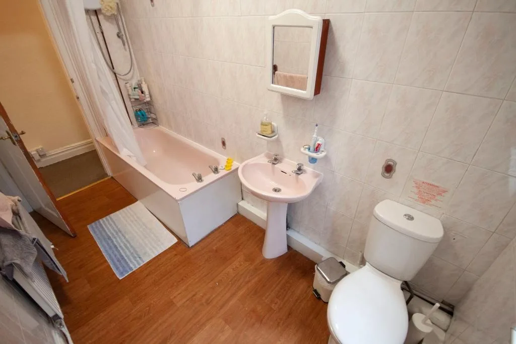 7 bedroom flat for rent