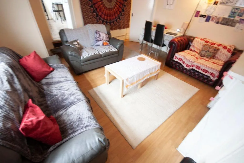 7 bedroom flat for rent