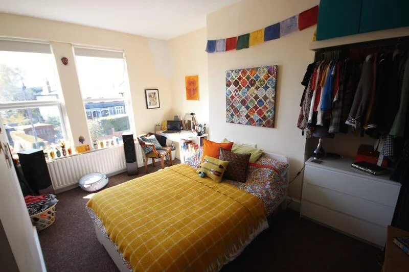 5 bedroom terraced house for rent