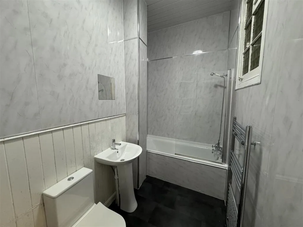4 bedroom flat for rent