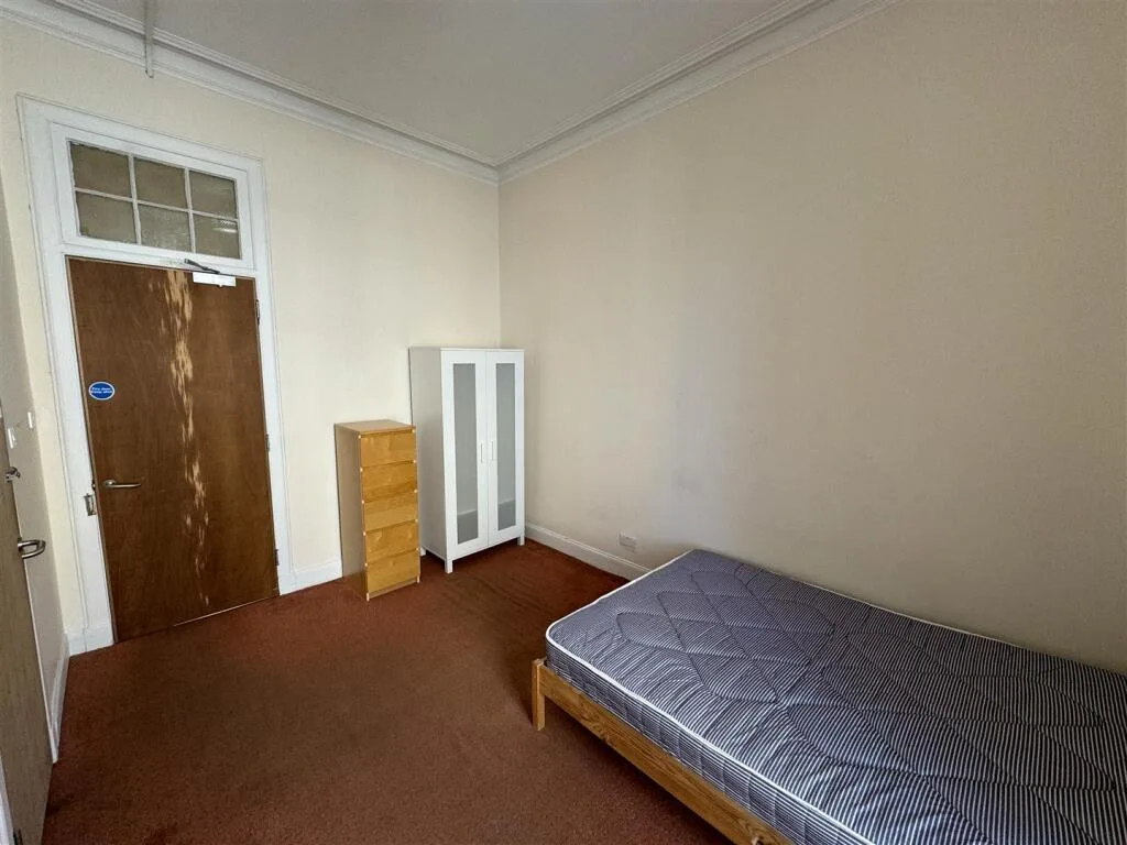 4 bedroom flat for rent