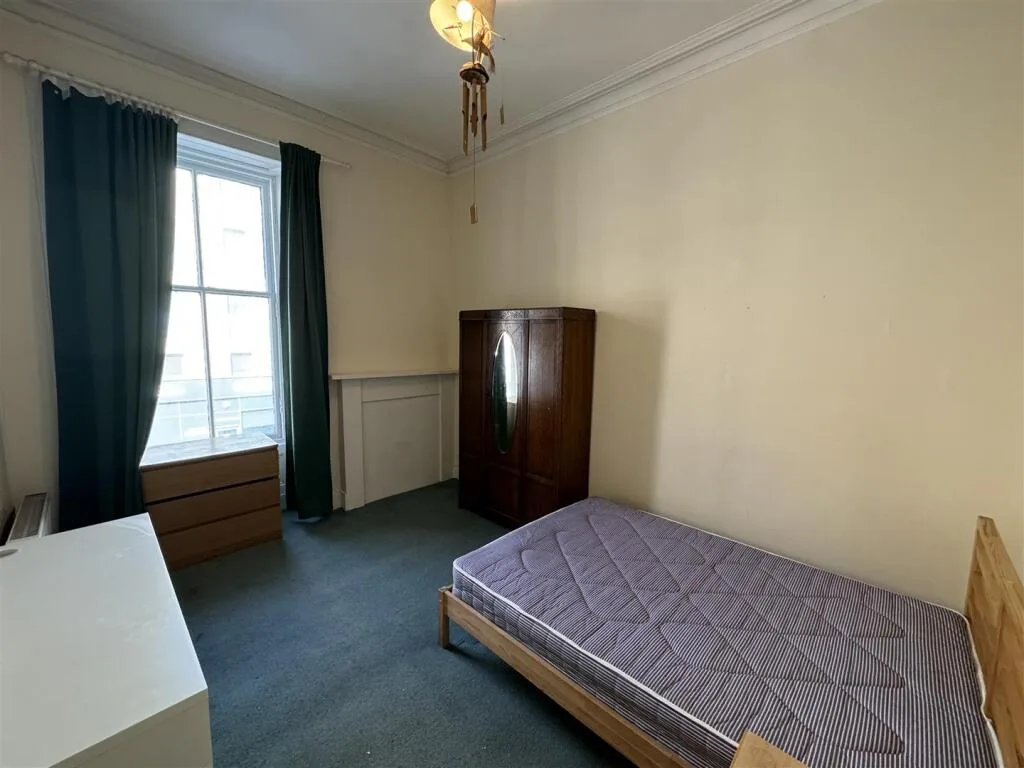 4 bedroom flat for rent