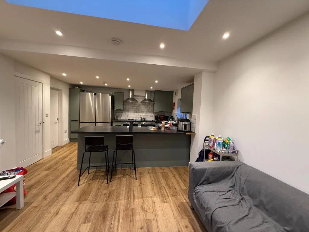 1 bedroom house share for rent