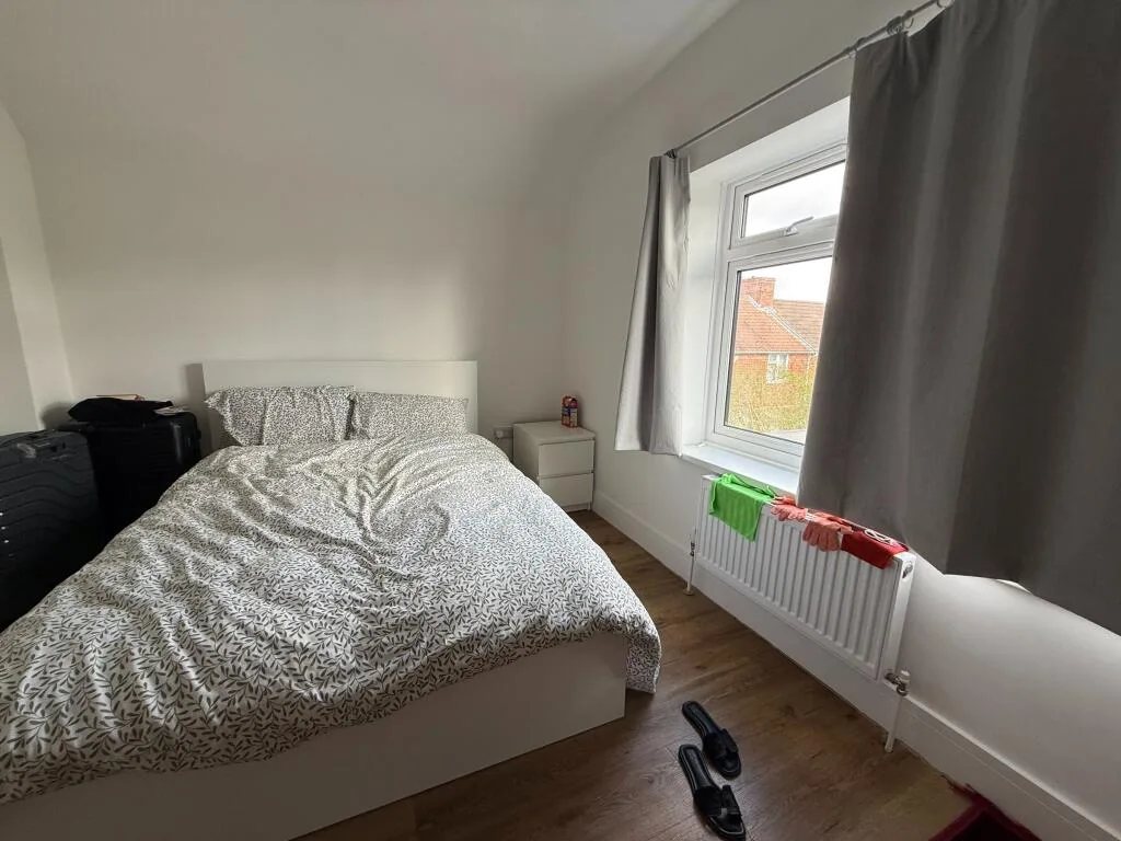 1 bedroom house share for rent