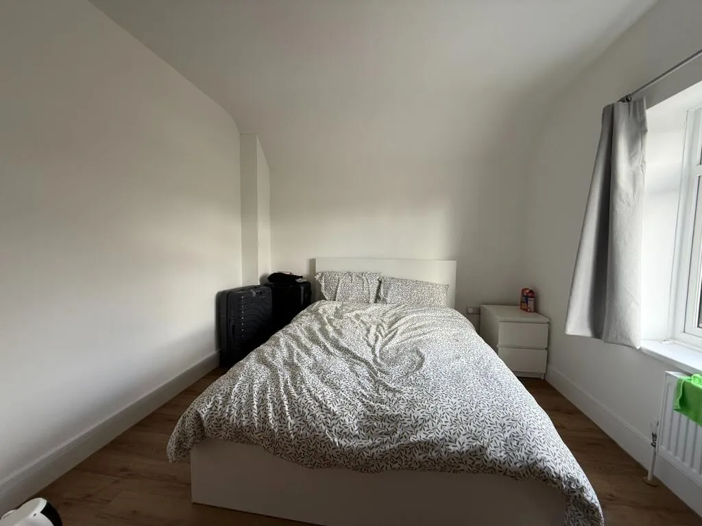 1 bedroom house share for rent