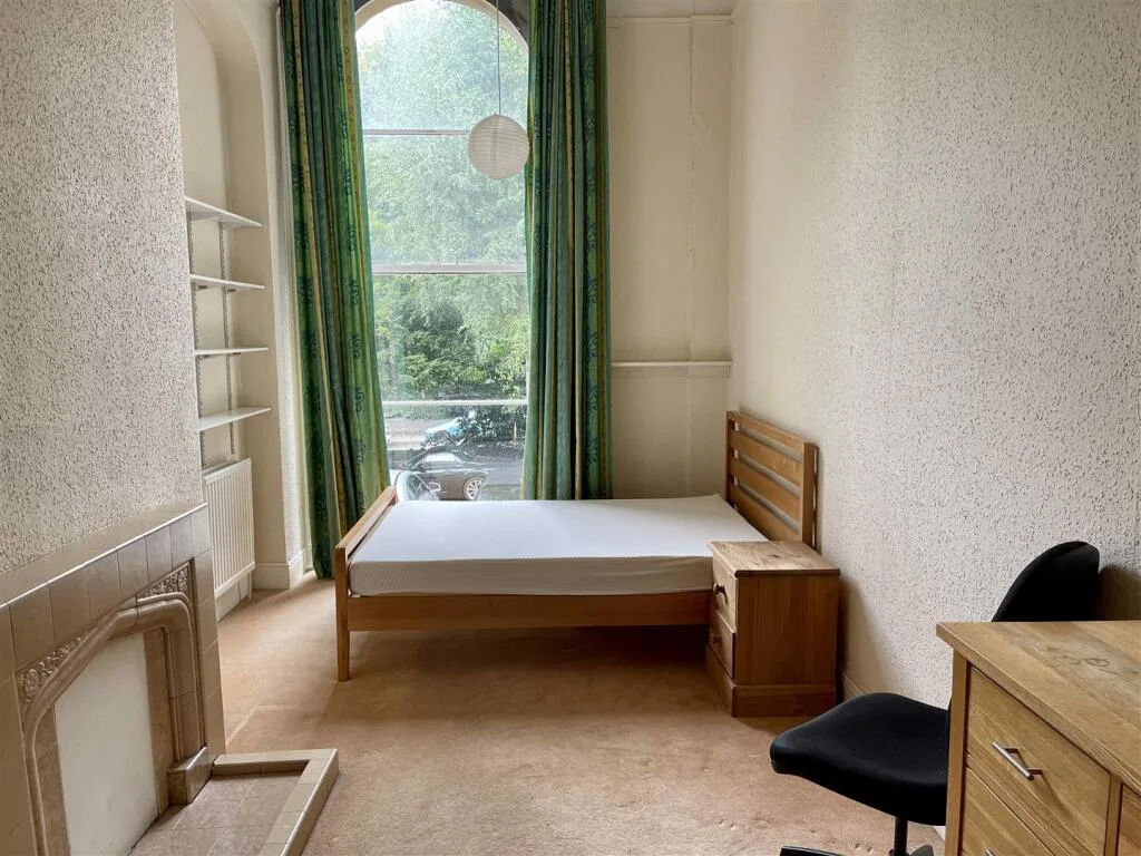4 bedroom flat for rent