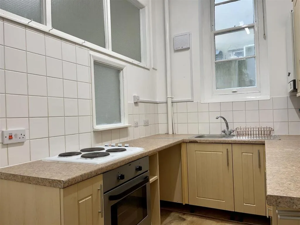 4 bedroom flat for rent