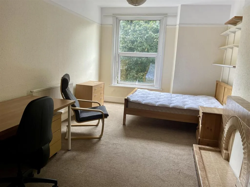 4 bedroom flat for rent