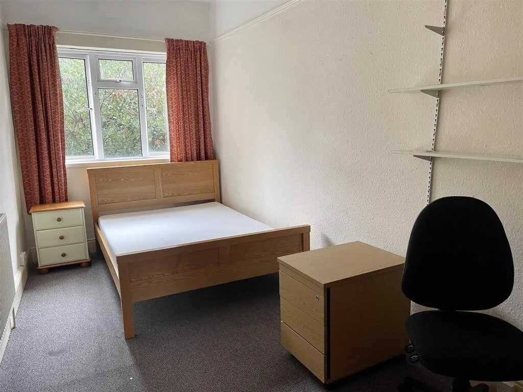 4 bedroom flat for rent