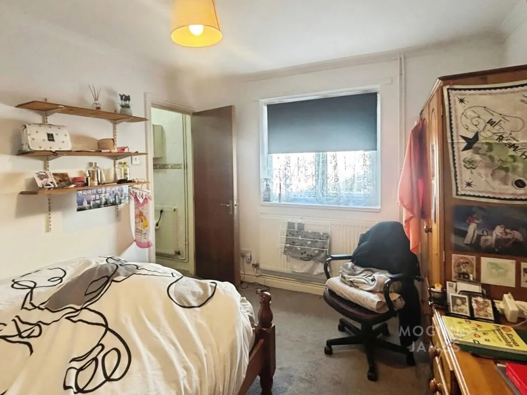 6 bedroom detached house for rent