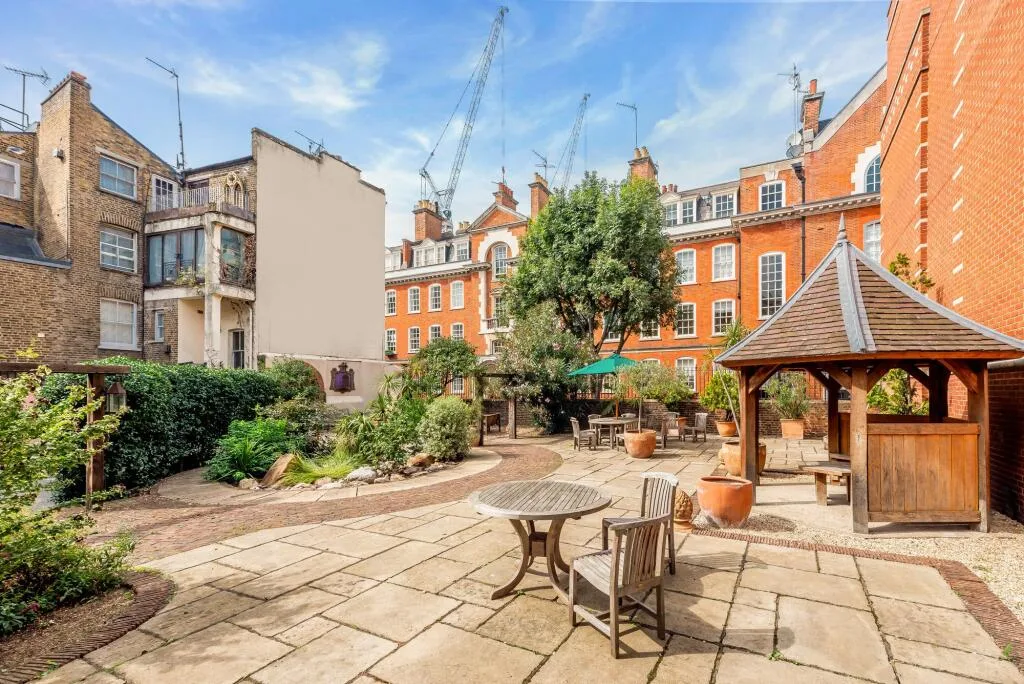 1 bedroom ground floor flat for rent