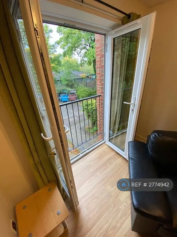 1 bedroom house share for rent