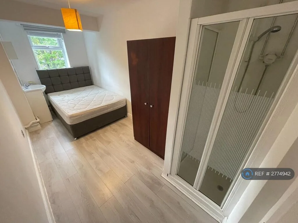 1 bedroom house share for rent