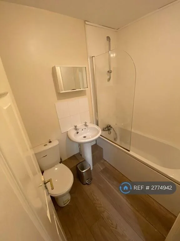 1 bedroom house share for rent
