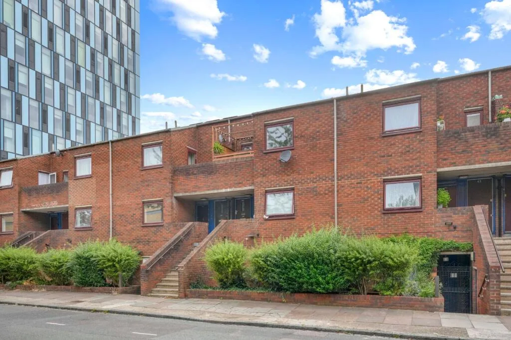 1 bedroom maisonette for rent
