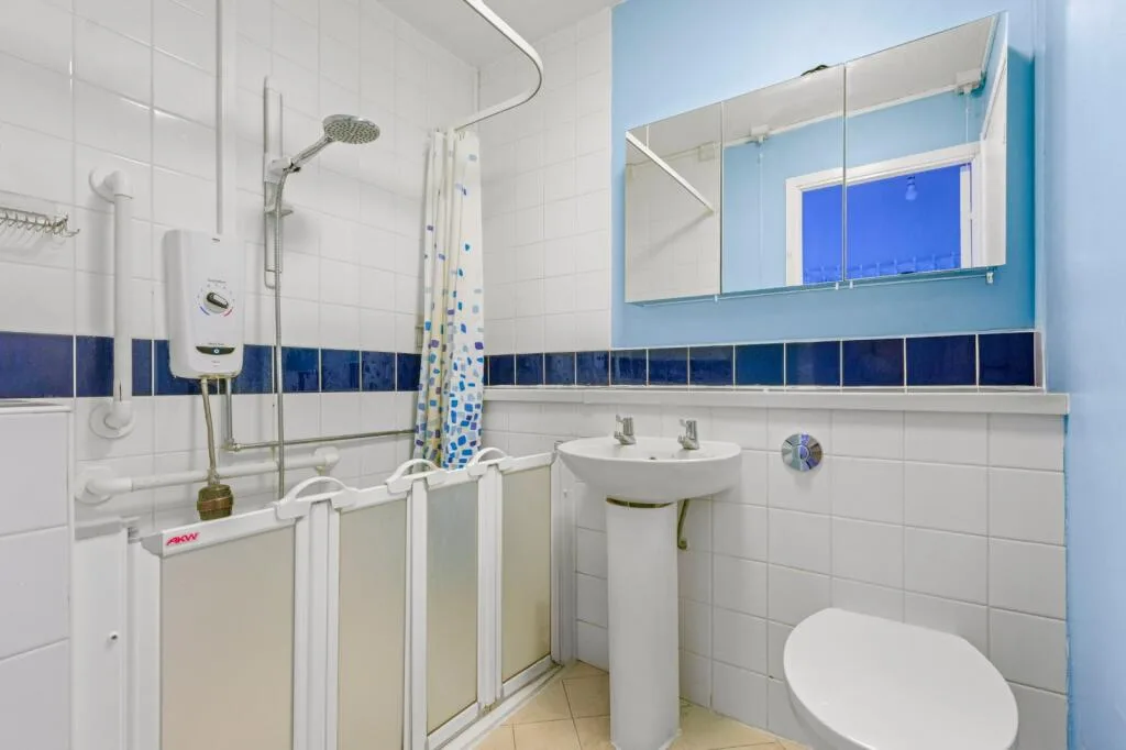 1 bedroom maisonette for rent