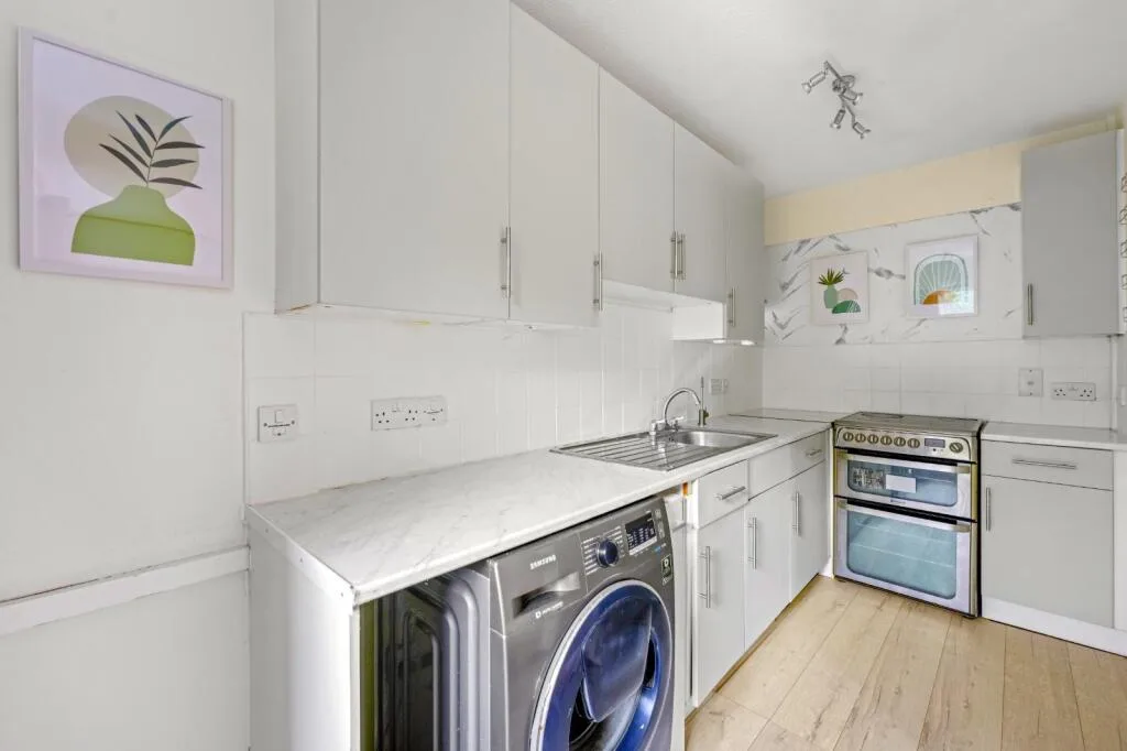 1 bedroom maisonette for rent