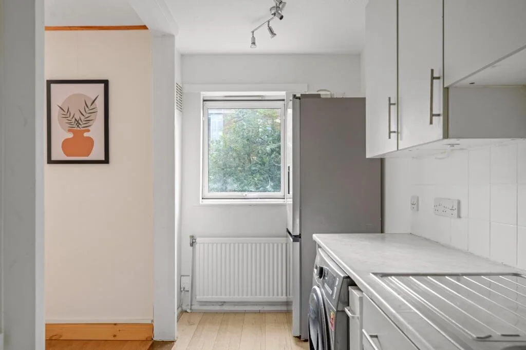 1 bedroom maisonette for rent