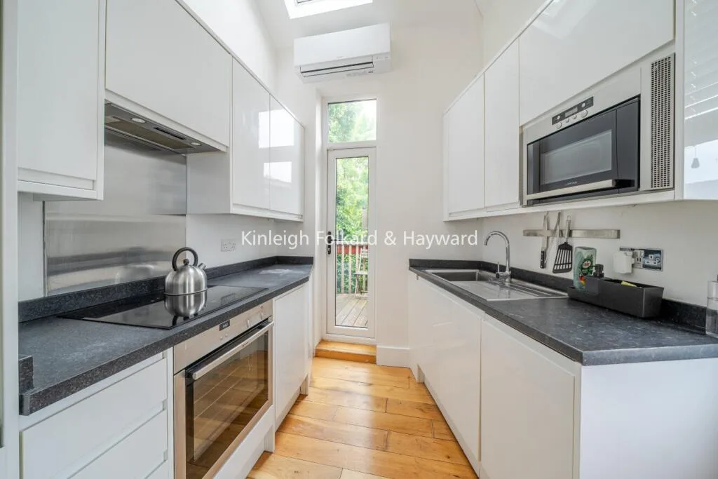 1 bedroom end of terrace house for rent
