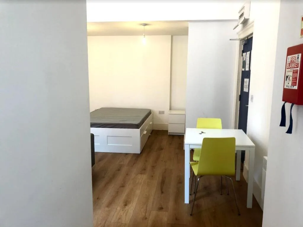 Studio flat for rent