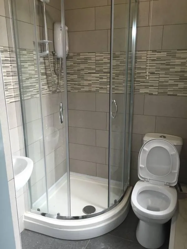 1 bedroom house share for rent