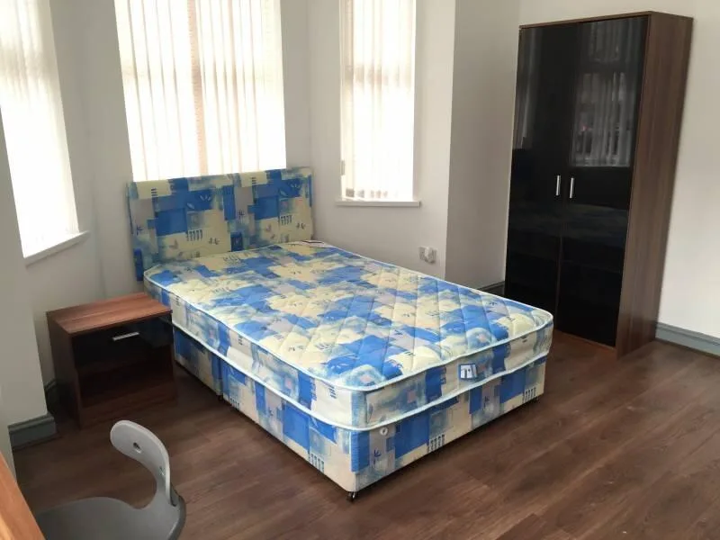 1 bedroom house share for rent