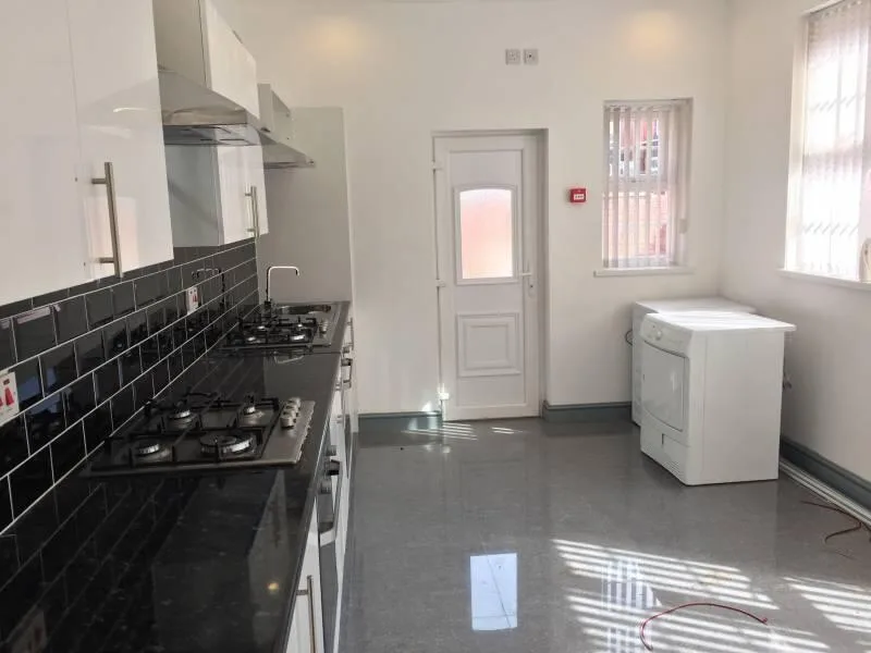 1 bedroom house share for rent