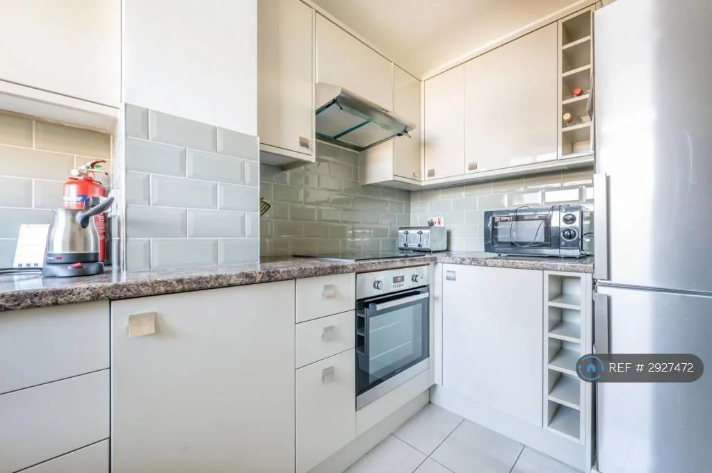 3 bedroom maisonette for rent