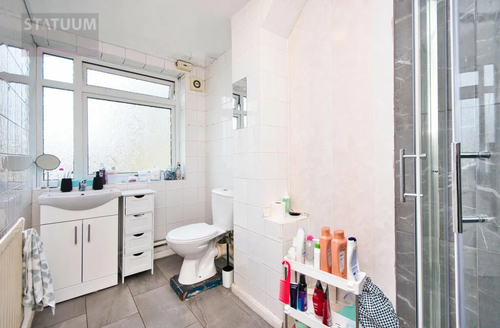 3 bedroom maisonette for rent