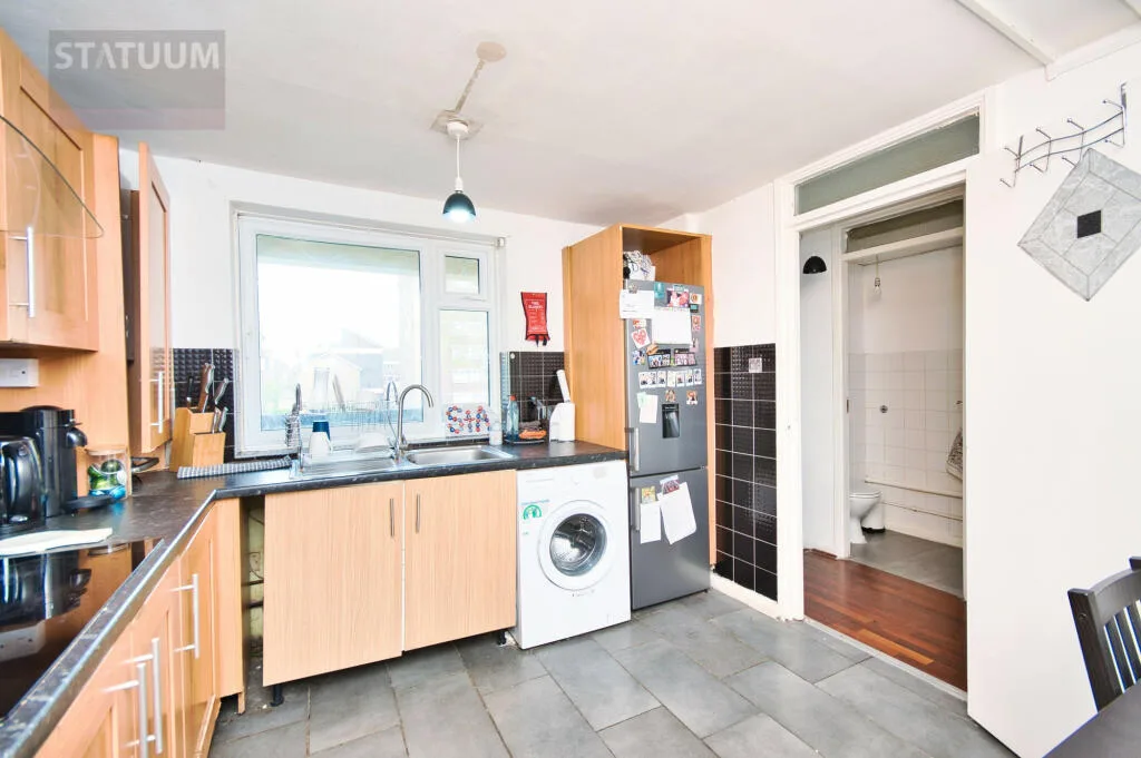 3 bedroom maisonette for rent