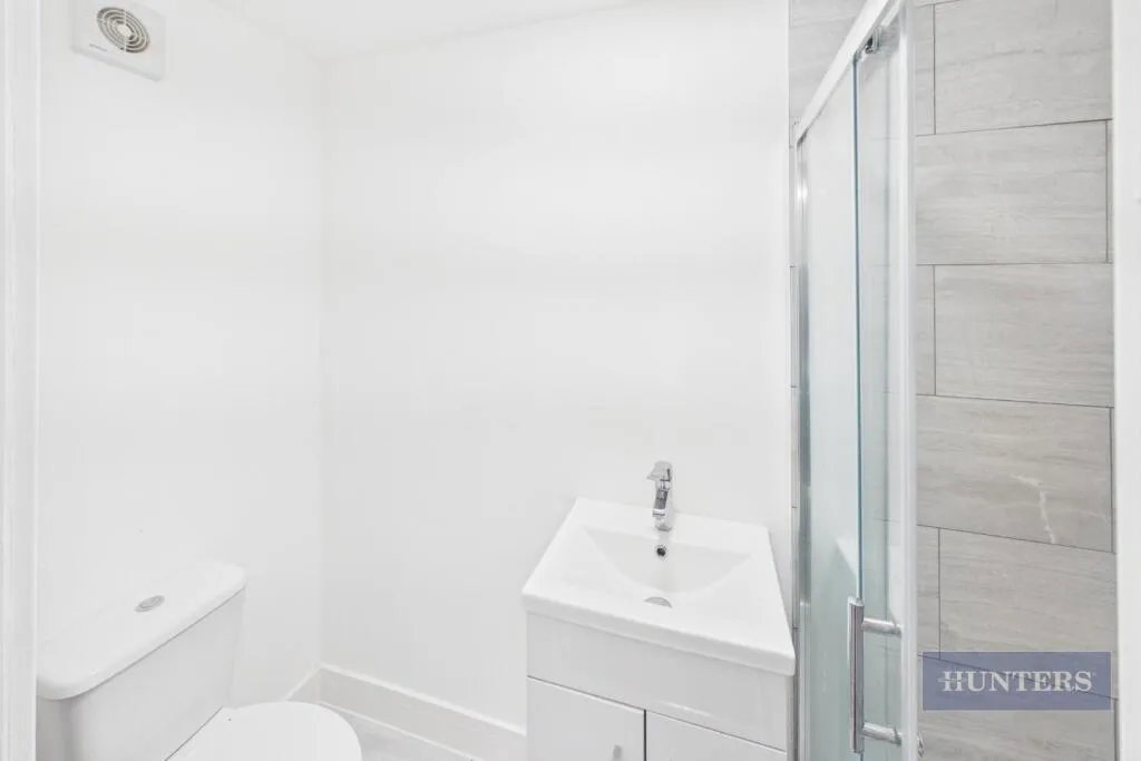 1 bedroom house share for rent
