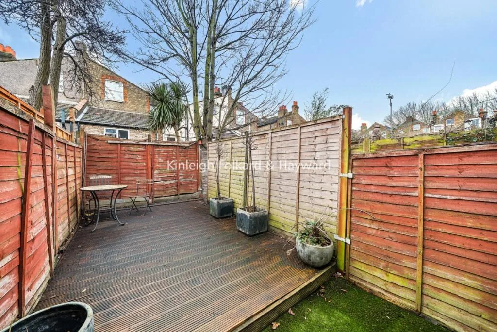 2 bedroom flat for rent