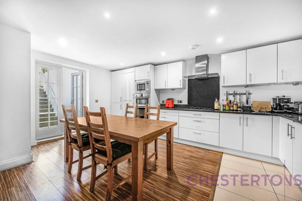 4 bedroom terraced house for rent