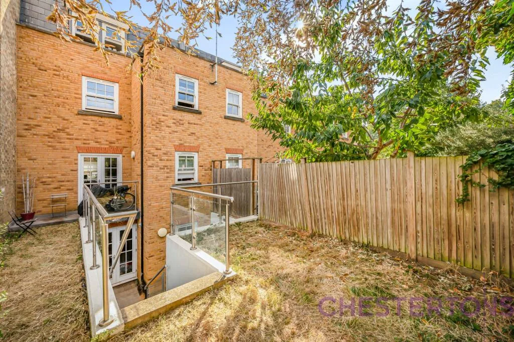4 bedroom terraced house for rent