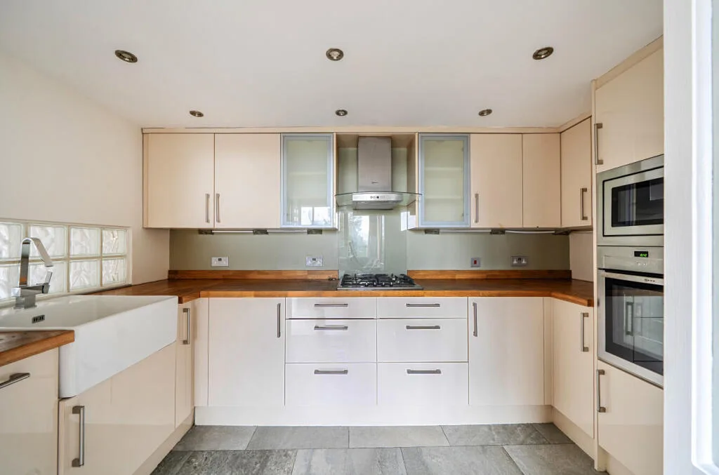 3 bedroom apartment for rent