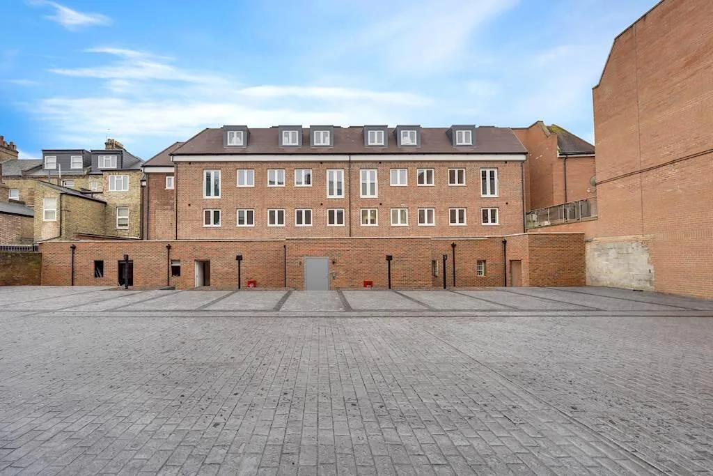 2 bedroom flat for rent
