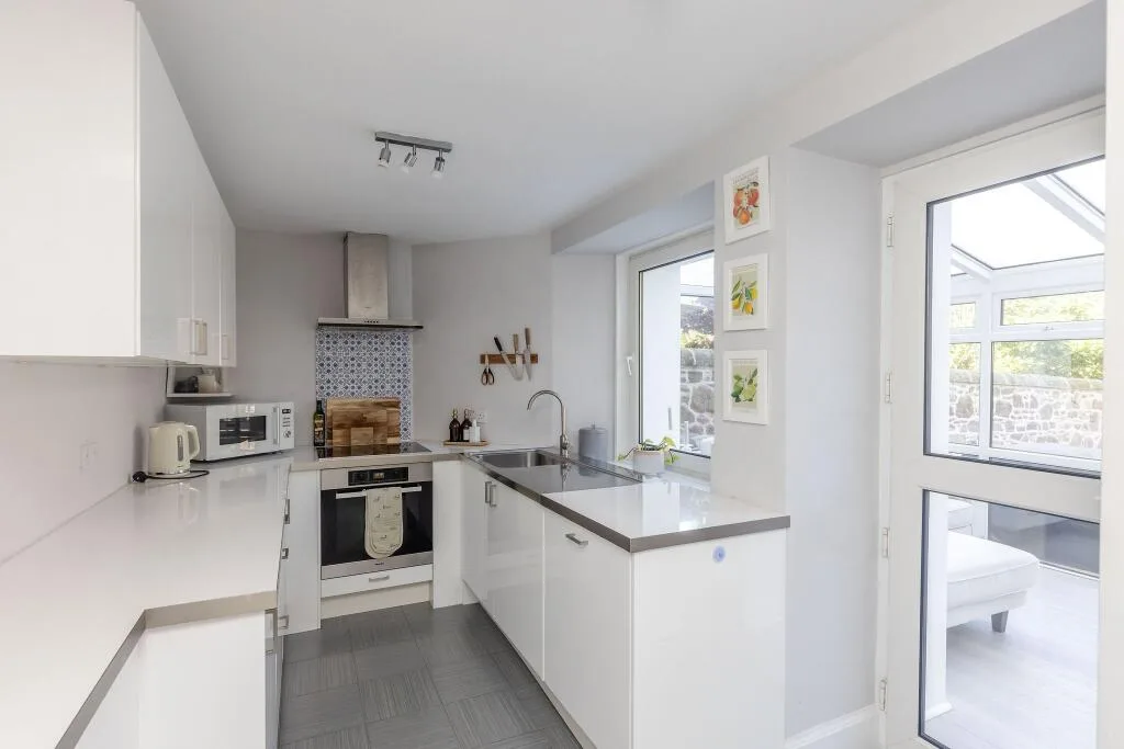 2 bedroom ground floor maisonette for rent