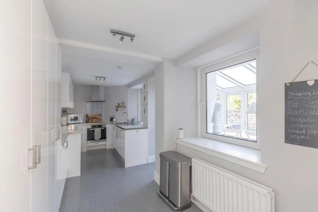 2 bedroom ground floor maisonette for rent