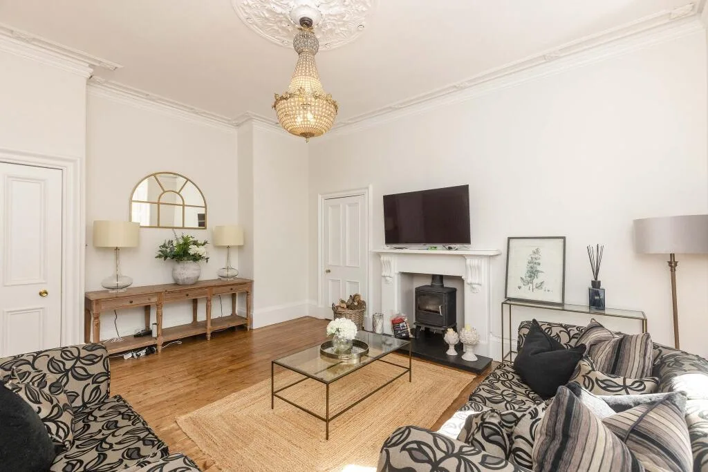 2 bedroom ground floor maisonette for rent